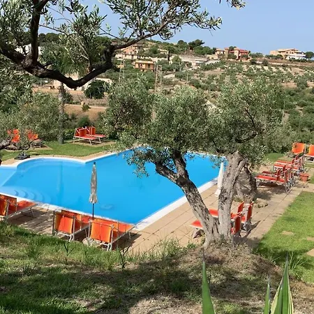 Aparthotel La Luna Nel Pozzo 4*