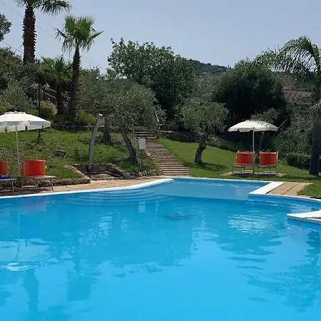 La Luna Nel Pozzo Aparthotel 4*