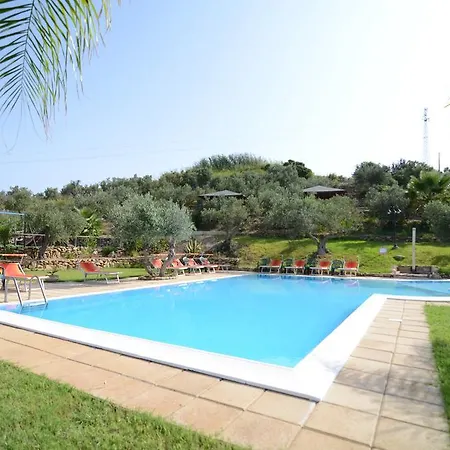 La Luna Nel Pozzo 4*