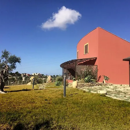 La Luna Nel Pozzo Aparthotel 4*