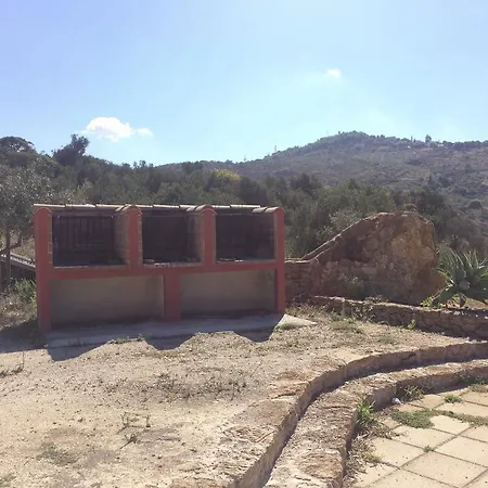 La Luna Nel Pozzo Aparthotel