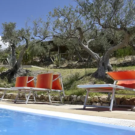 Aparthotel La Luna Nel Pozzo 4*