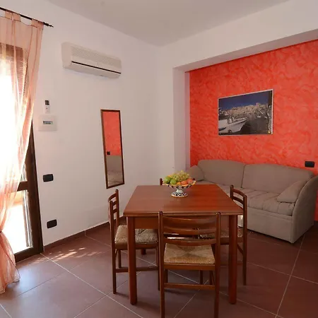 La Luna Nel Pozzo Aparthotel