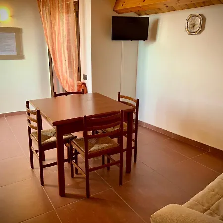 La Luna Nel Pozzo 4*