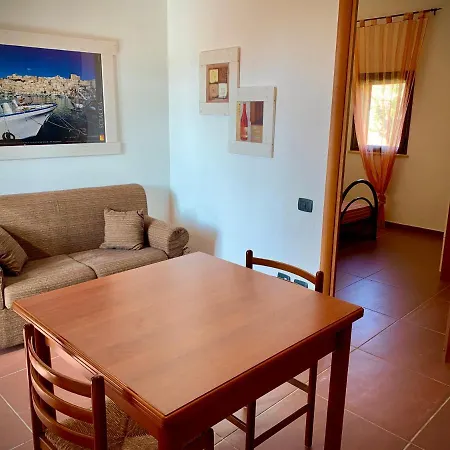 La Luna Nel Pozzo Aparthotel 4*