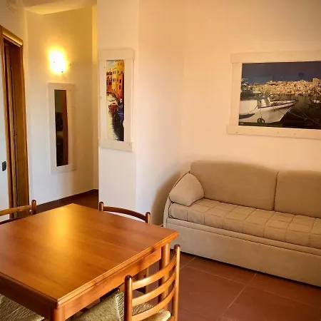 La Luna Nel Pozzo Aparthotel 4*